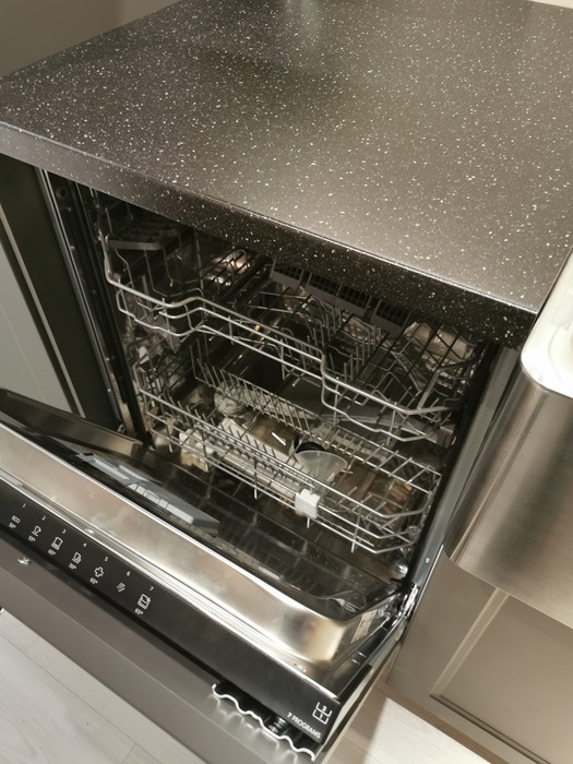 The dishwasher does not start. Change demo mode on to off